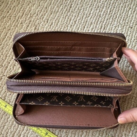 Brown wallet double zip - Picture 3 of 4